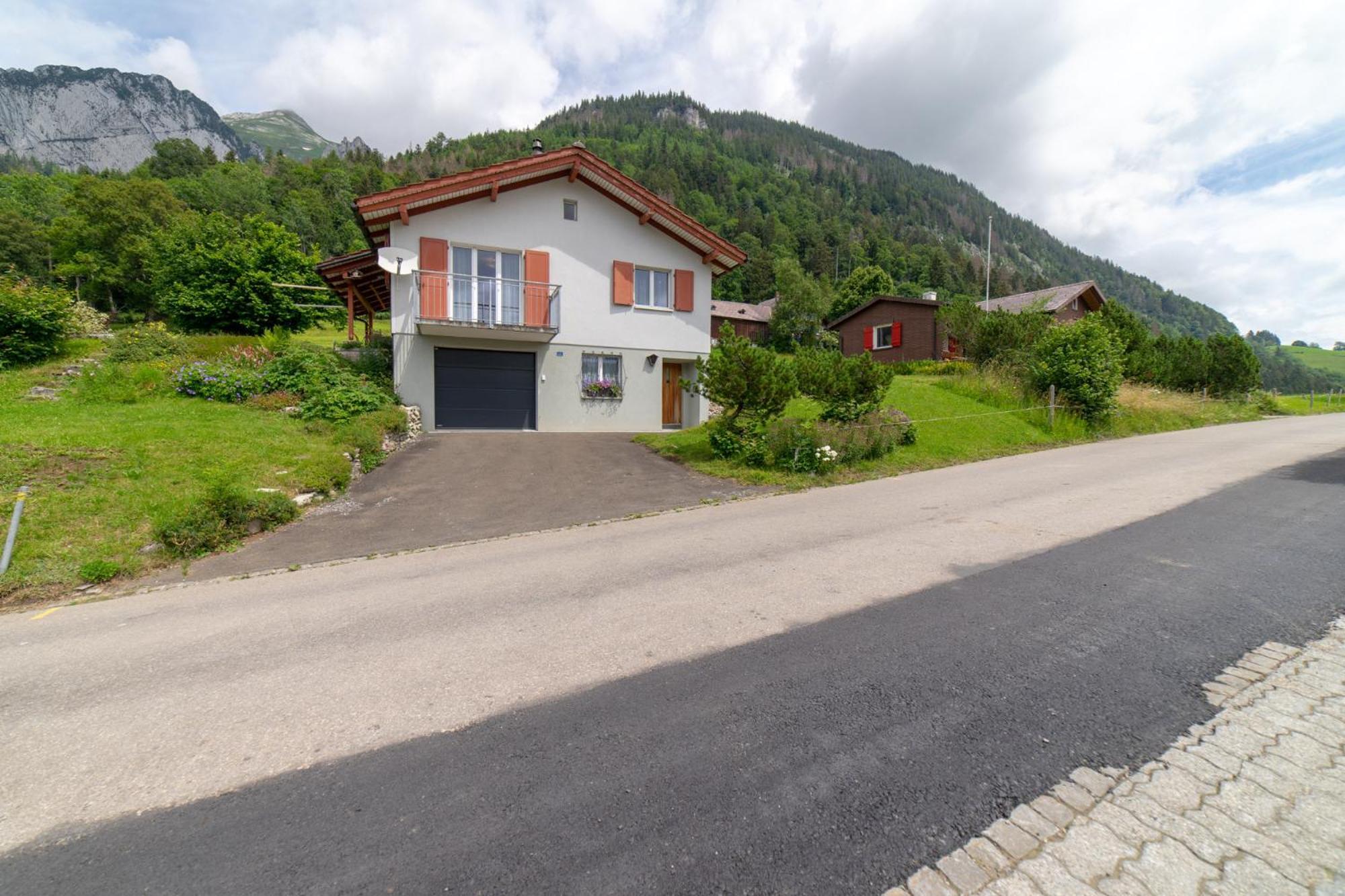 Wiesel Wildhaus Buitenkant foto